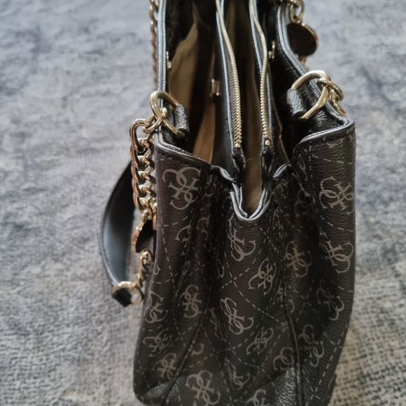 Guess Handbag - Picture 2 of 3